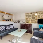 Rez-de-villa Avec Piscine