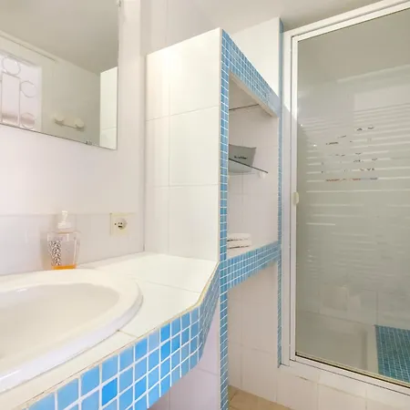 Rez-de-villa Avec Piscine Apartment *