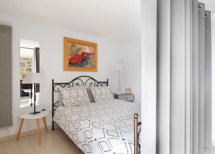 Apartment Rez-de-villa Avec Piscine